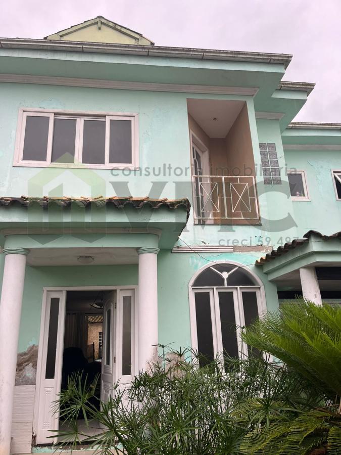 Casa à venda com 4 quartos, 150m² - Foto 1
