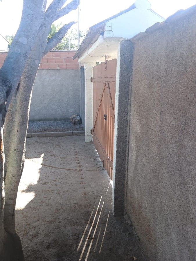 Casa à venda com 2 quartos, 300m² - Foto 4