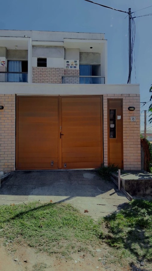 Casa à venda com 2 quartos, 80m² - Foto 1