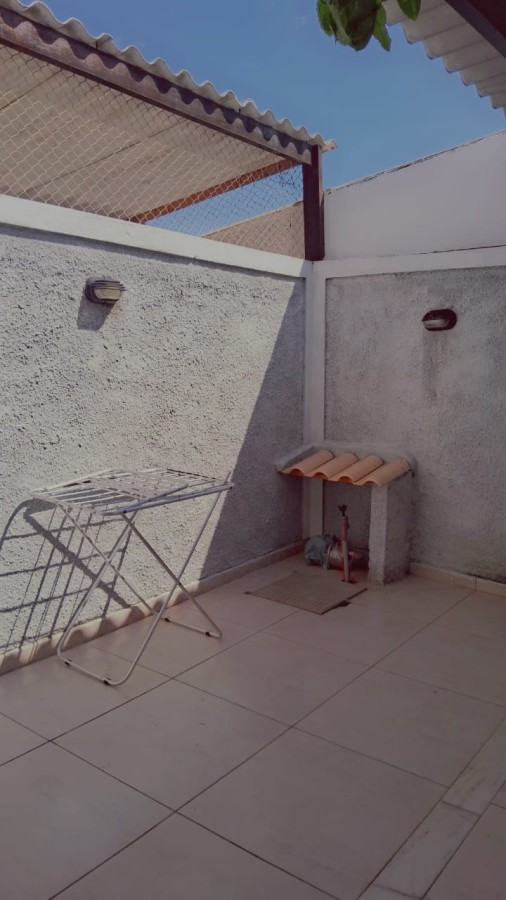 Casa à venda com 2 quartos, 80m² - Foto 11