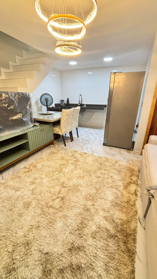Casa à venda com 2 quartos, 100m² - Foto 1