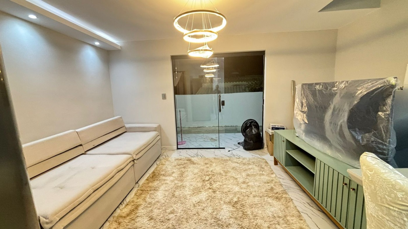 Casa à venda com 2 quartos, 100m² - Foto 2